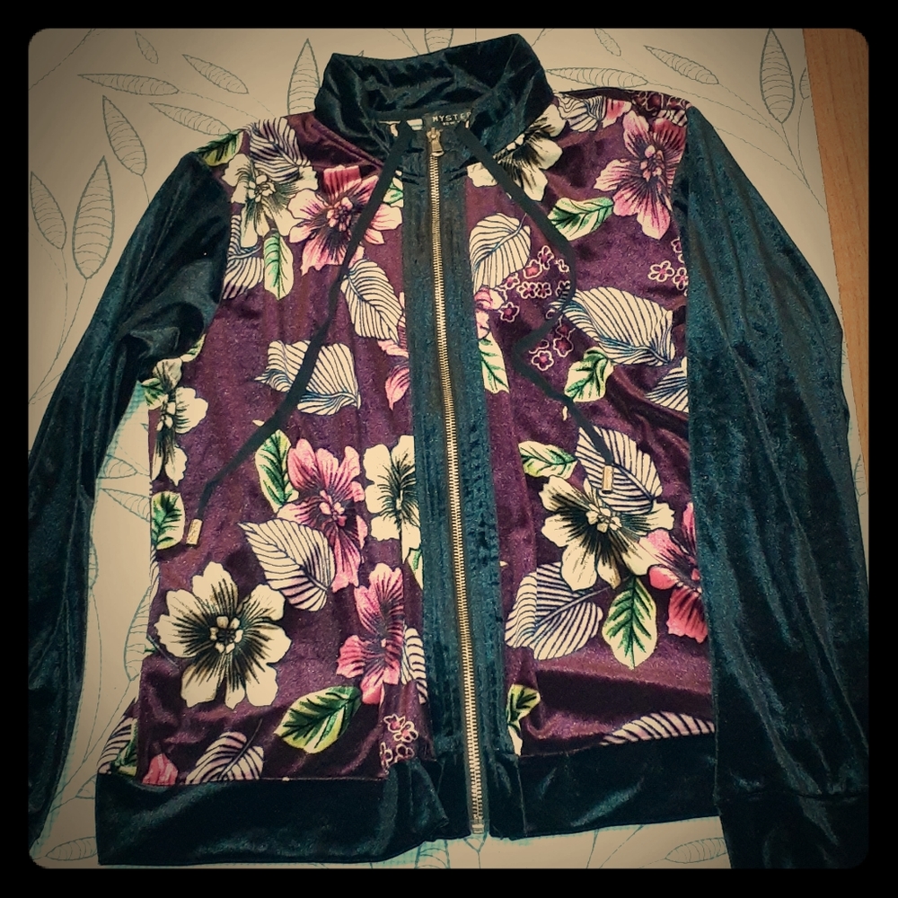 VELVET FLORAL ZIP-UP